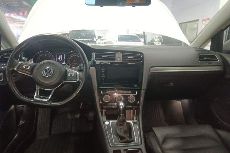 Used Volkswagen Golf 2014 1.4TSI Automatic Luxury Model