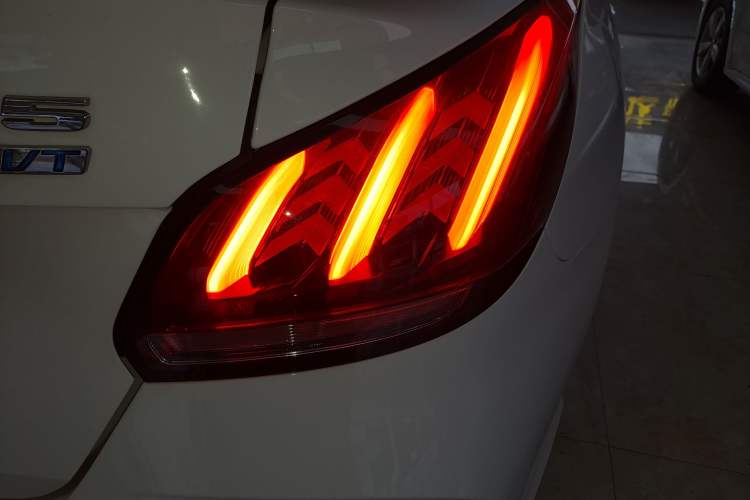 Used MG 5 2022 180 DVVT CVT Youth Luxury Edition