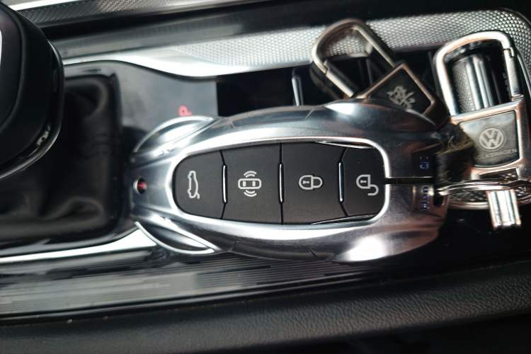 Used Hongqi H5 2023 2.0T Automatic Smart Connect Flagship Edition