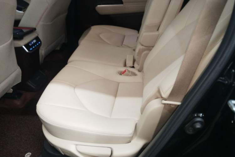 Used Toyota Highlander 2022 Dual-Engine 2.5L Four-Wheel Drive Prestige Version 7 Seats
