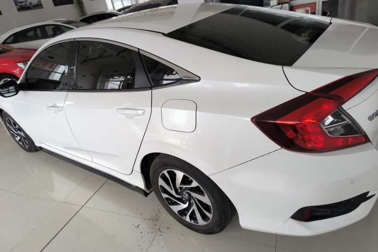 Used Honda Civic 2016 220TURBO CVT Luxury Edition
