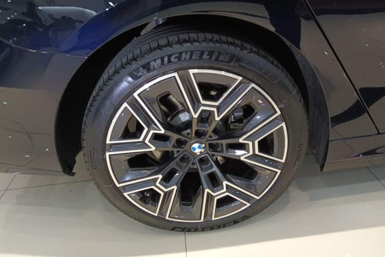 Used BMW 5 Series 2025 530Li Luxury Edition M Sport Package