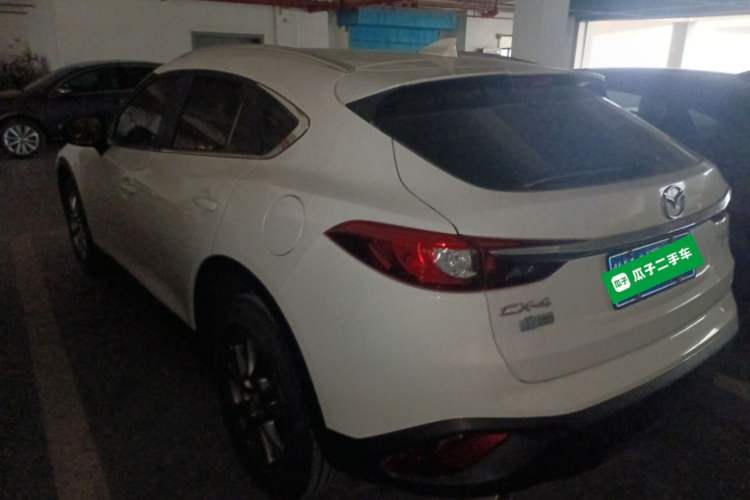 Used Mazda CX-4 2018 2.0L Automatic Two-Wheel Drive Blue Sky Premium Upgrade Version China VI Standard
