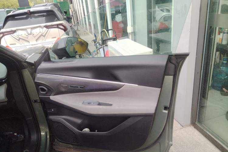 Used Lynk & Co 08 EM-P 2023 220km All-Wheel-Drive Performance Halo