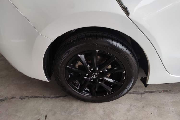 Used Mazda Mazda 3 Axela 2016 Sedan 1.5L Automatic Comfort Model
