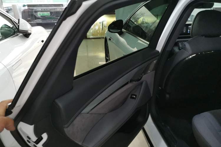 Used VOYAH PASSION 2024 PHEV Four-Wheel Drive Ultra-Long Range Executive Edition
