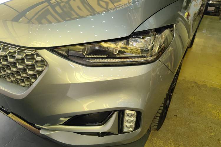 Used Wey VV6 2021 2.0T Two-Wheel Drive Smart Protection+
