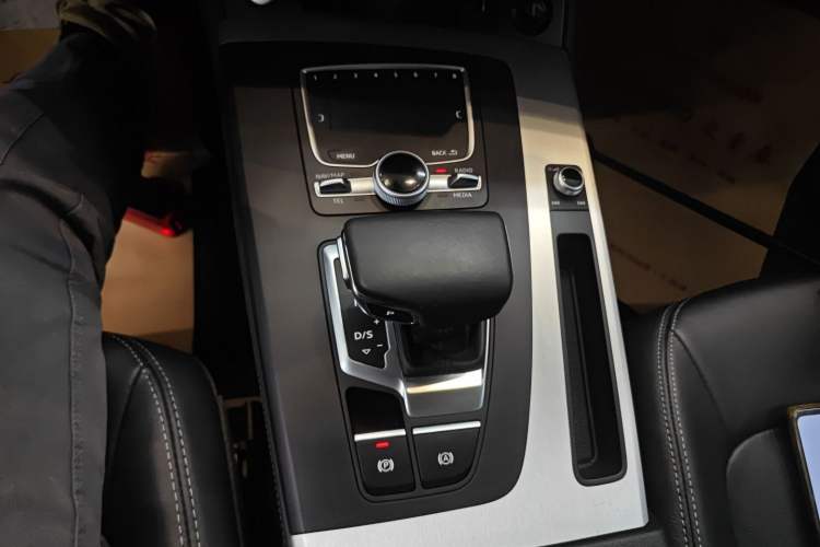 Used Audi Q5L 2020 Updated 40 TFSI Prestige Fashion Edition
