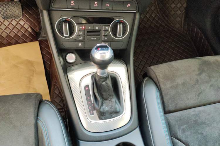 Used Audi Q3 2018 30th Anniversary Edition 35 TFSI quattro all-wheel-drive sport model
