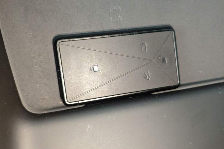 Used  11 2024 580 Three-Laser Four-Wheel Drive Luxury Edition
