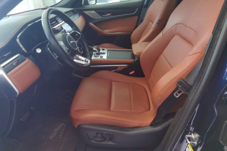 Used Jaguar F-PACE 2023 P250 R-Dynamic BLACK
