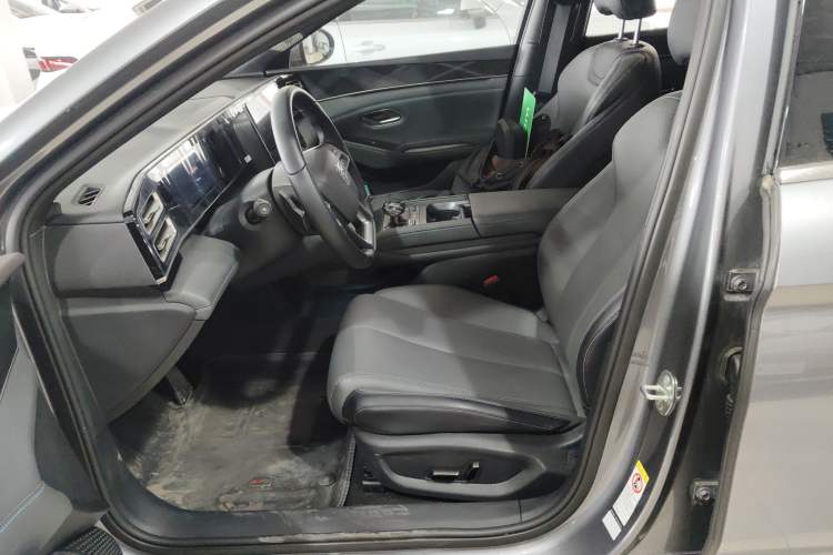 Used BYD Qin L 2025 DM-i Smart Drive 120KM Superior Model