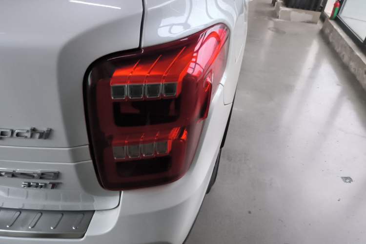 Used GAC Trumpchi GS8 2017 320T Two-Wheel Drive Luxury Smart Connectivity Version (7 Seats)