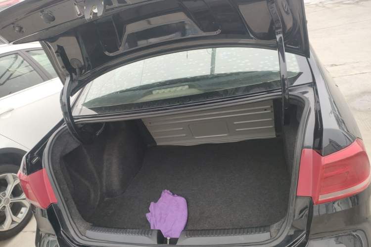 Used Volkswagen Santana 2015 1.6L Automatic Comfort Edition