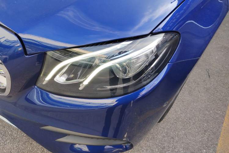 Used Mercedes-Benz E-Class 2019 E 300 L Sporty and Stylish Model
