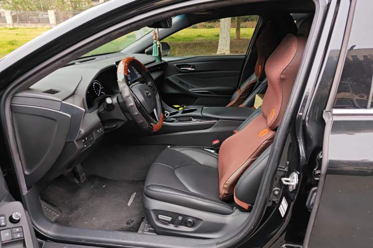 Used Toyota Avalon 2019 Dual-Engine 2.5L Luxury Edition China VI Standard