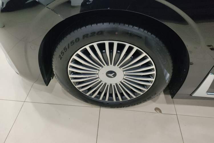 Used VOYAH Dream 2025 PHEV Four-Wheel-Drive Flagship Kunpeng Edition