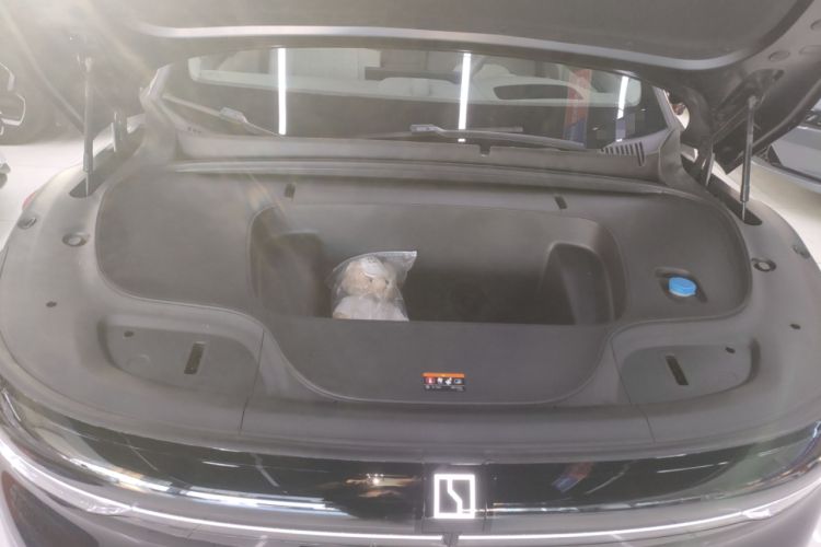 Used Zeekr 7X 2025 100 kWh Long-Range Rear-Wheel Drive with Intelligent Driving Features
