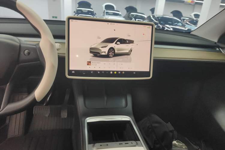 Used Tesla Model Y 2021 Long-Range All-Wheel-Drive Version