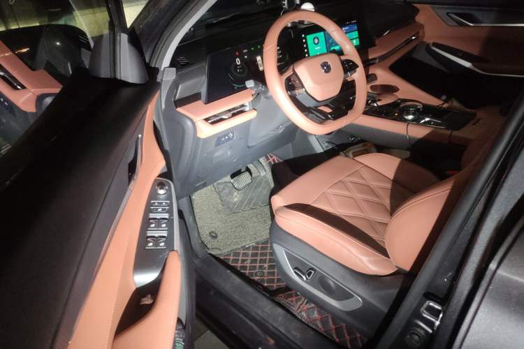 Used Changan CS75 PLUS 2023 3rd Generation 1.5T Automatic Prestige Model
