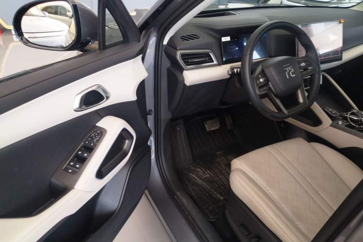 Used BYD Yuan UP 2025 Intelligent Driving Version 401 km Beyond-Range Edition
