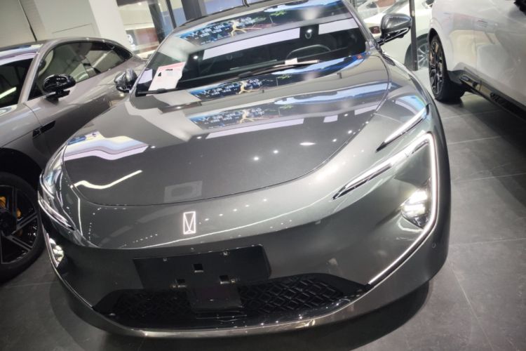 Used  12 2025 Ultra Extended-Range Edition
