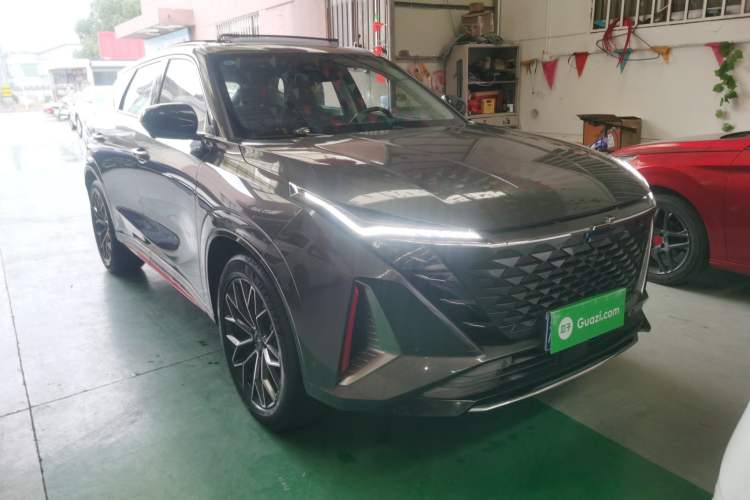 Used Oshan Z6 2022 Blue Whale 1.5T DCT Smart Navigation Model