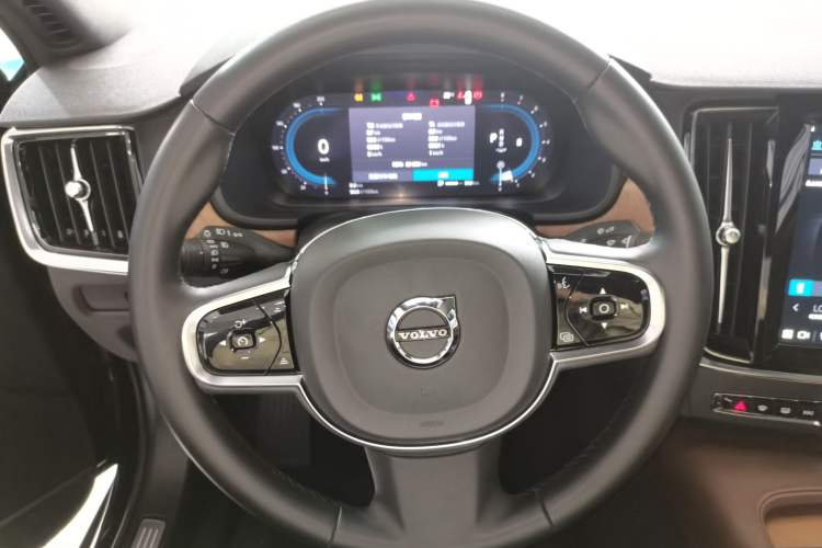 Used Volvo S90 2024 B5 Zhiyi Luxury Edition
