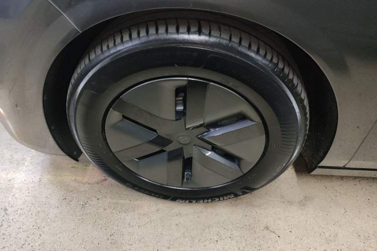 Used Li Auto MEGA 2024 Ultra Model
