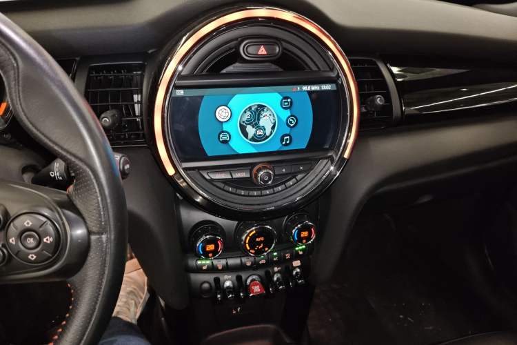 Used  MINI 2018 1.5T COOPER Racing Edition Five-Door Version
