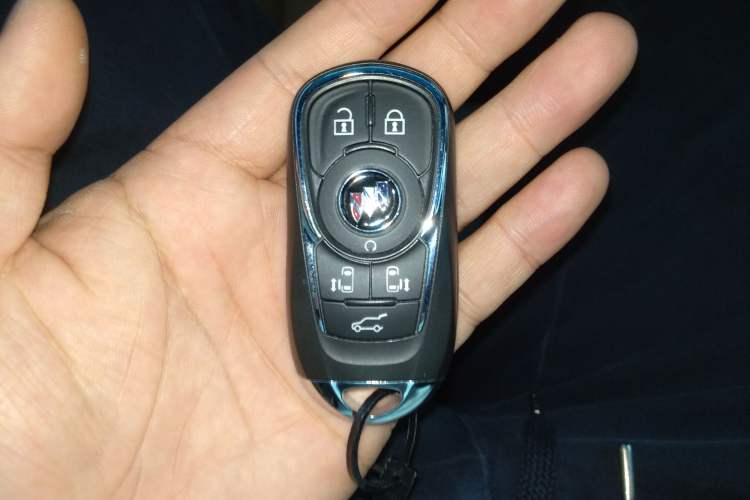 Used Buick GL8 2022 ES Land Cruiser 653T Luxury Model
