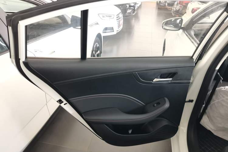 Used Roewe i5 2023 1.5L CVT Luxury Edition
