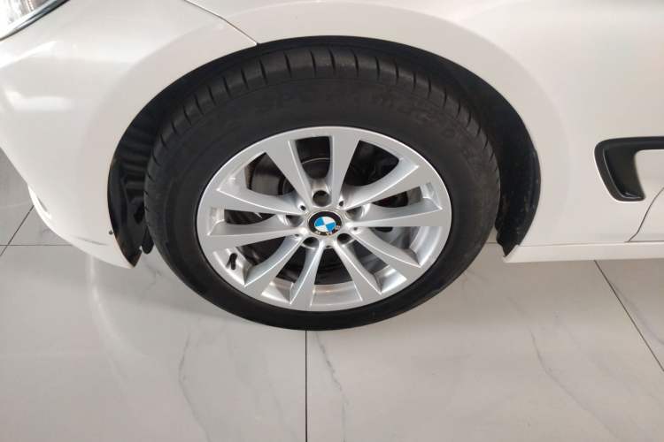 Used BMW 3 Series GT 2016 320i Fashion Model
