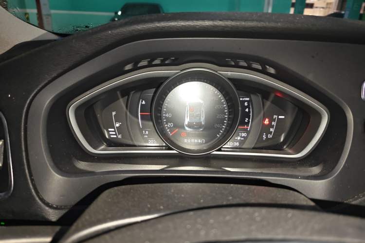 Used Volvo V40 2017 T3 Zhiyi Edition
