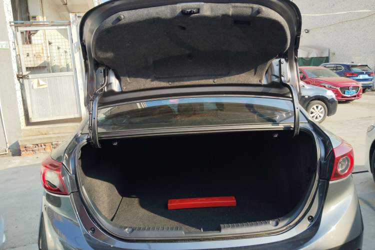 Used Mazda Mazda 3 Axela 2017 Sedan 1.5L Automatic Comfort Model Emission Standard China V
