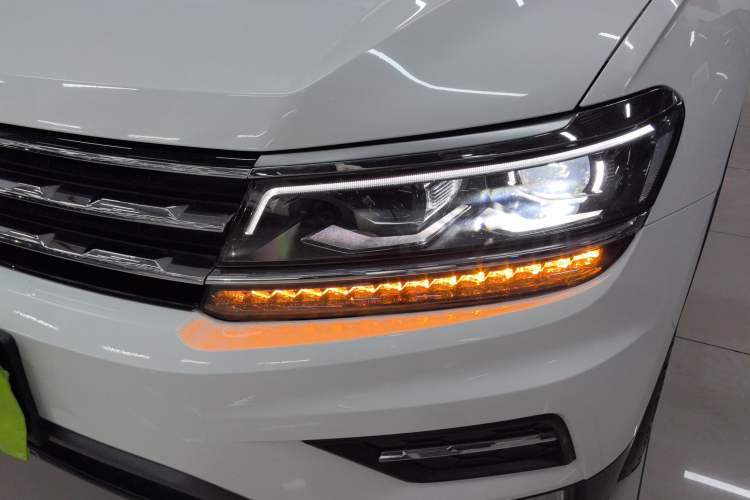 Used Volkswagen Tiguan L 2017 330TSI Automatic Two-Wheel Drive Luxury Edition
