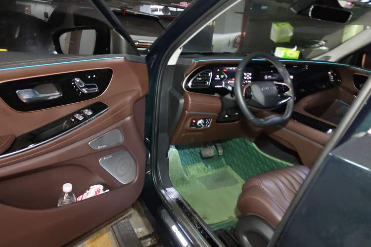 Used  Lanyue 2023 400T Four-Wheel Drive Star Prestige Edition 6 Seats