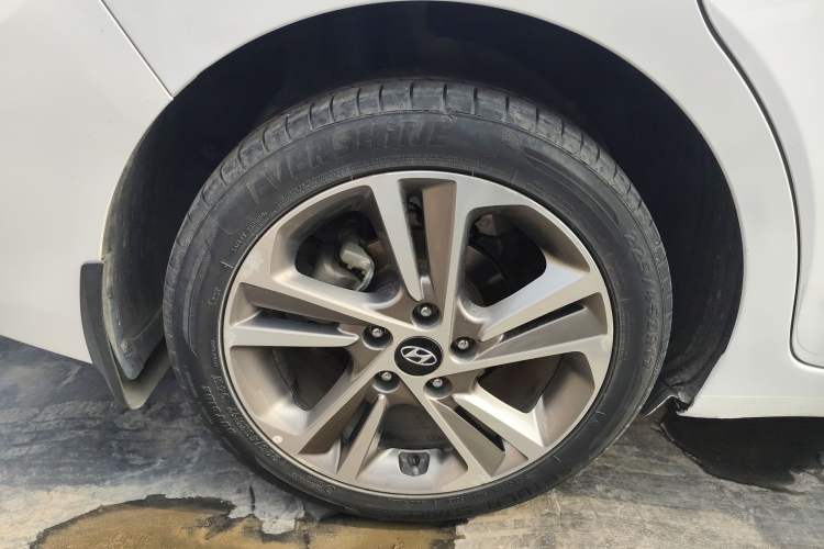 Used Hyundai Elantra (6th Generation / Lingdong) 2016 1.6L Automatic ZhiXuan – Elite Version