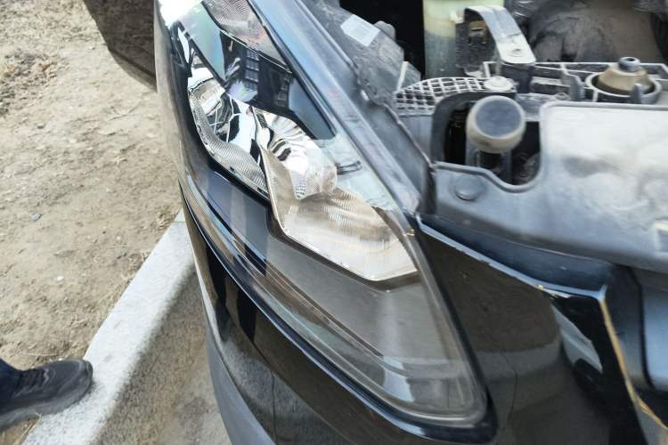 Used Ford Transit 2019 2.0T Diesel Multi-Purpose Commercial Vehicle Short Wheelbase Low Roof 6-Seater China VI Standard