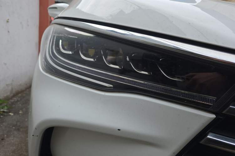 Used BYD Song MAX 2017 1.5T Manual Smart Connect Luxury 7-Seater