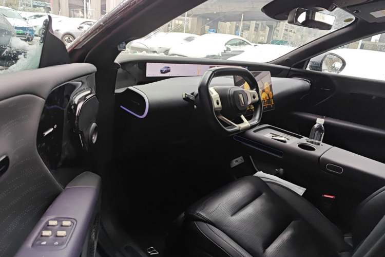 Used  07 2024 Max Extended-Range Edition