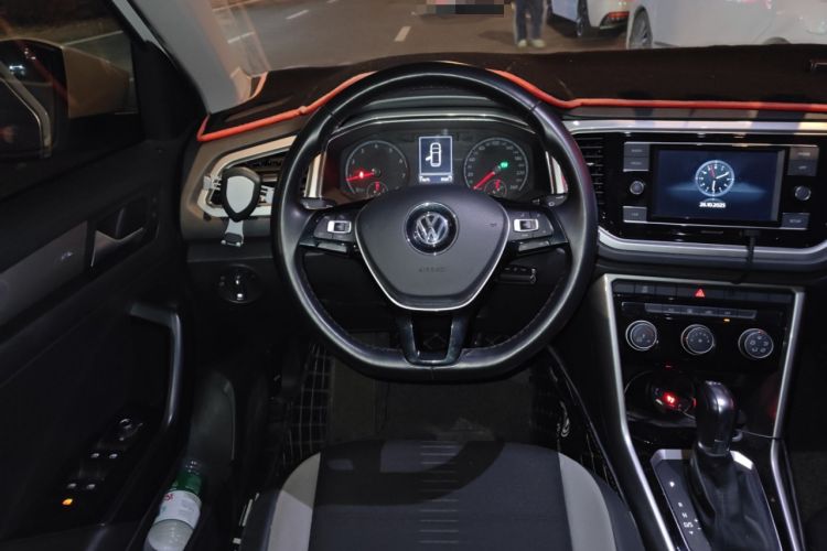 Used Volkswagen T-ROC 2019 230TSI DSG Two-Wheel-Drive Advanced Version China VI Standard
