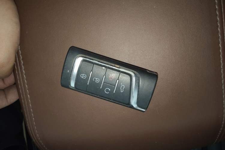 Used GAC Trumpchi GS7 2017 280T Two-Wheel Drive Luxury Model
