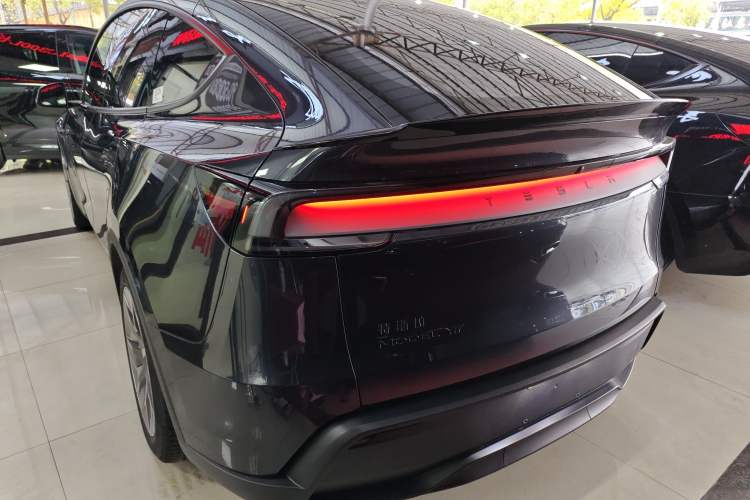 Used Tesla Model Y L 2025 Model Long-Range All-Wheel-Drive Version