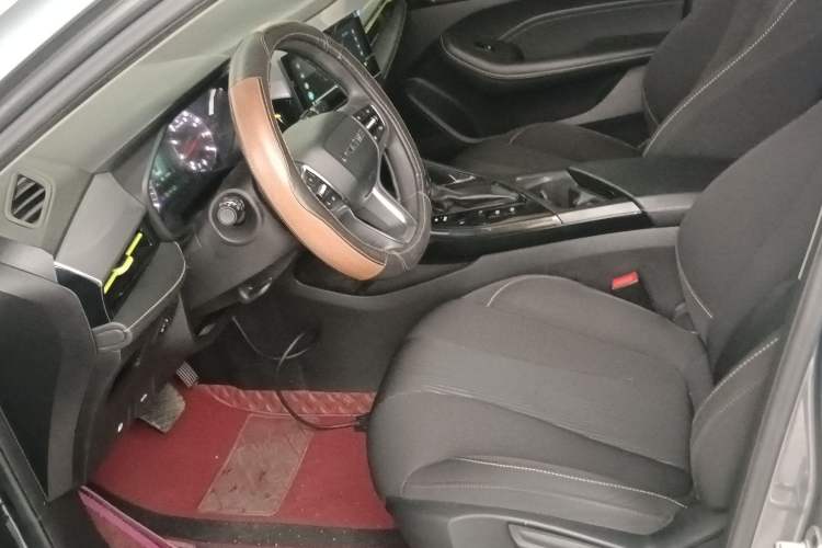 Used Roewe i5 2021 1.5L CVT Platinum Edition
