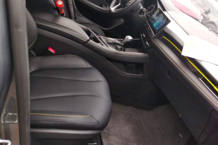 Used Roewe i5 2021 1.5L CVT Platinum Edition
