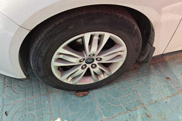 Used Ford Focus 2012 Sedan 1.6L Automatic Comfort Model
