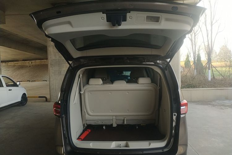 Used Buick GL8 2023 Land Executive Class Comfort Model
