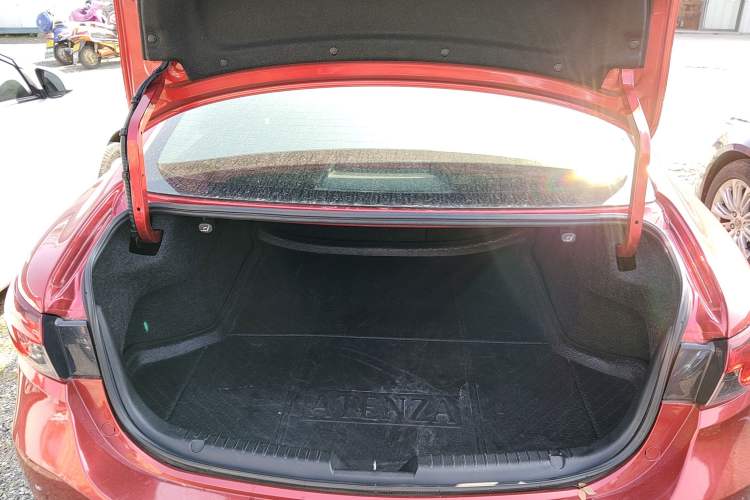 Used Mazda Atenza 2015 2.0L Blue Sky Luxury Edition