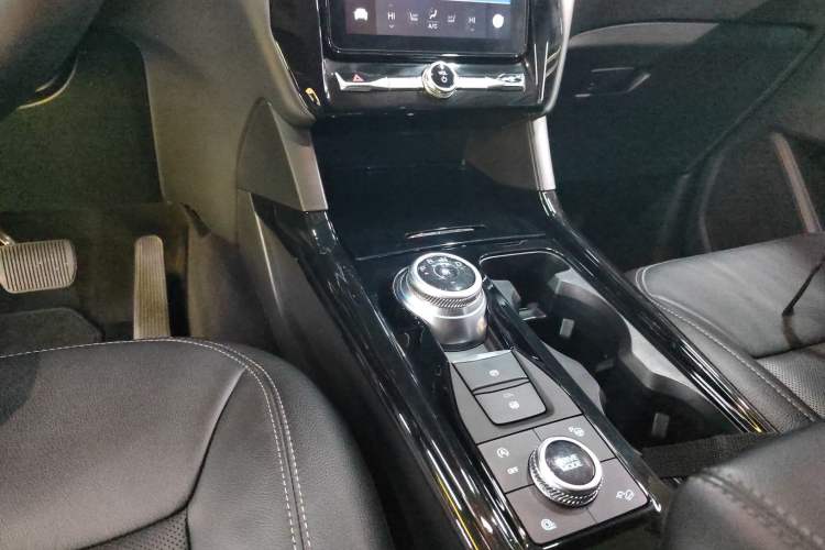 Used Ford Explorer 2020 EcoBoost 285 4x4 Titanium Edition 6 Seats
